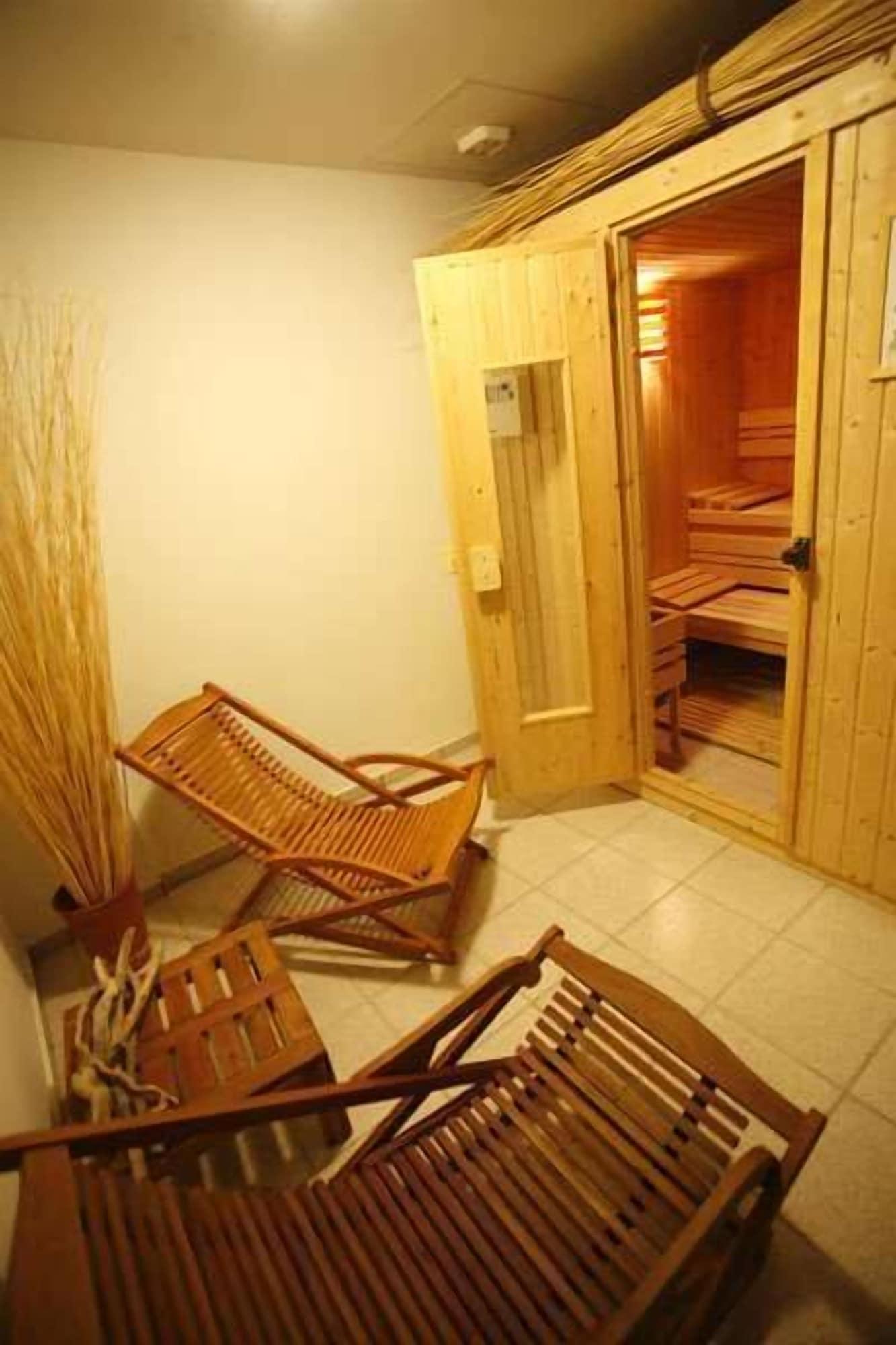 Hanioti Hotel Exterior photo
